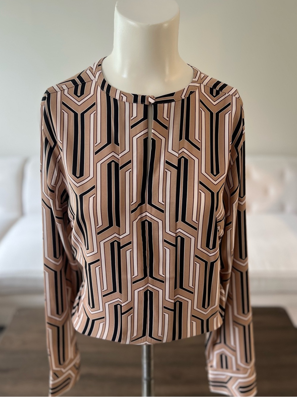 Express Satin Portofino Fold Over Shirt Size Small